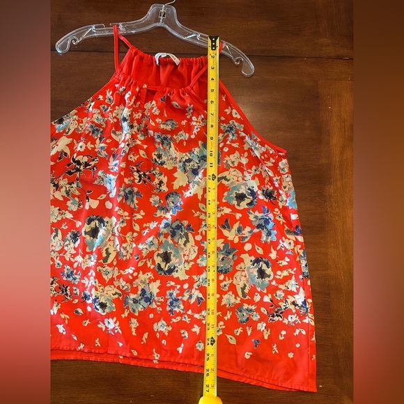 Stunning Floral Red Tank - Picture 6 of 7